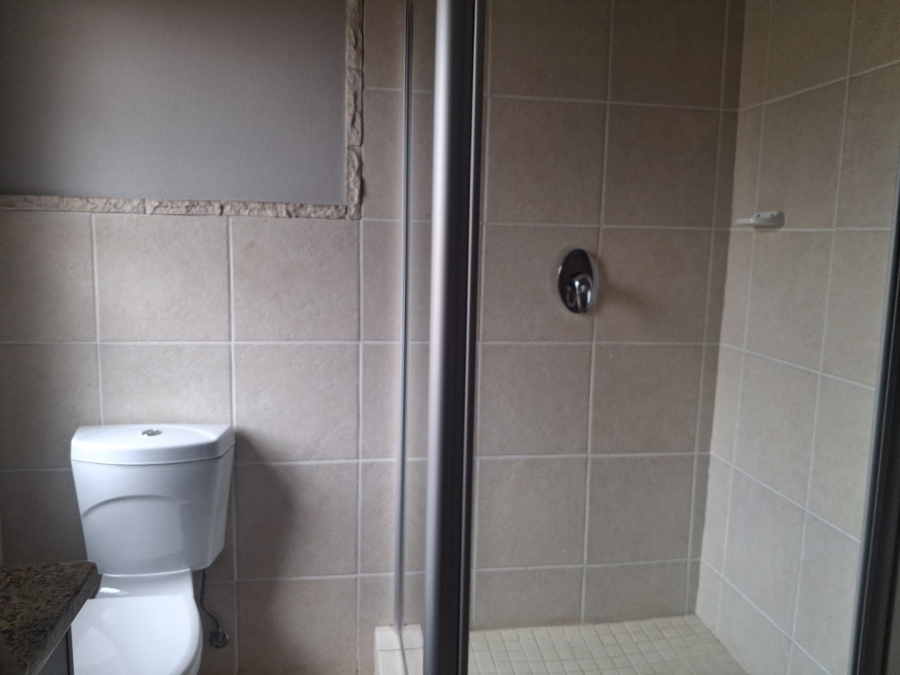 To Let 3 Bedroom Property for Rent in Hillside Free State
